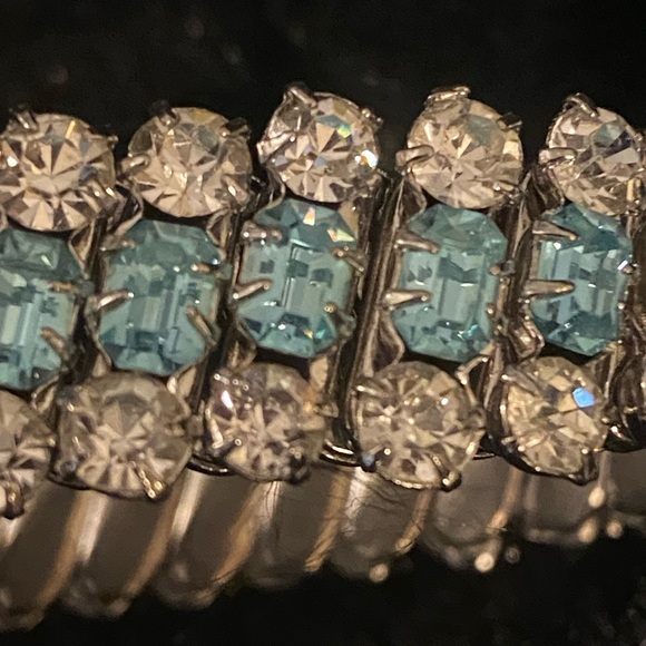 Vintage Light Blue Rhinestone Choker Necklace & Bracelet Set look @ the video - Picture 14 of 17